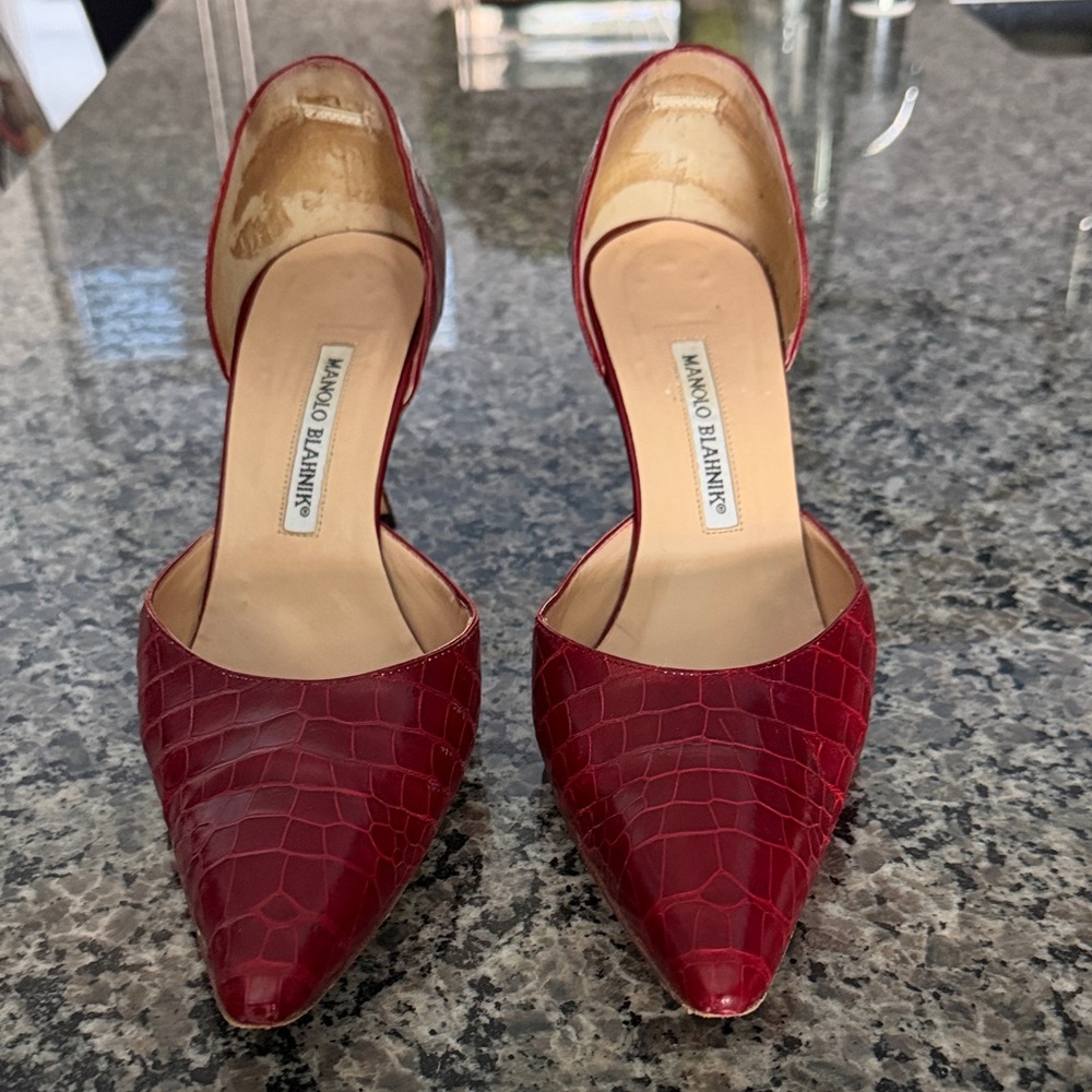Manolo Blahnik Burgundy genuine Alligator Heels